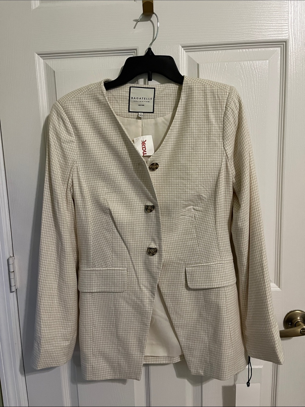 bagatelle Cream Textured Notchless Blazer with Flap Pockets